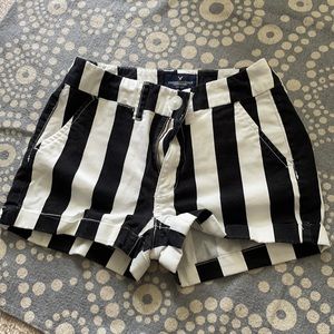 American Eagle black and white shorts size 00